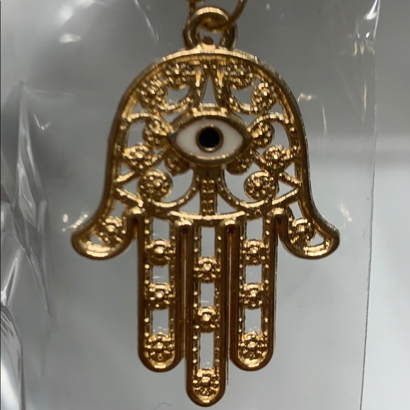 Hamsa Necklace in Silver with Pearls (Evil Eye) - Picture 3 of 4